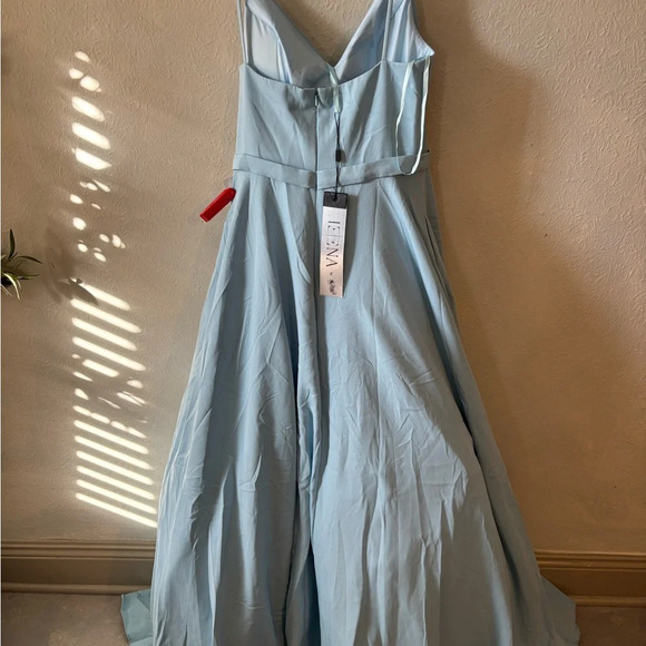 Mac Duggal
Women's Ieena Classic A-Line V-Neck Ballgown - Picture 5 of 7